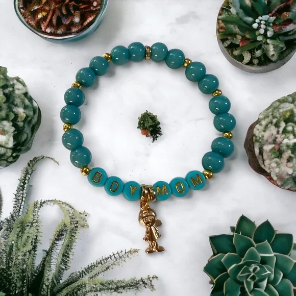 Boy mom - Picture 3 of 3